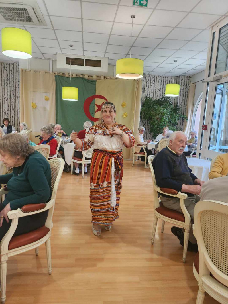 Un Déjeuner Algérien Authentique au Cœur de l’EHPAD, signé Fahima